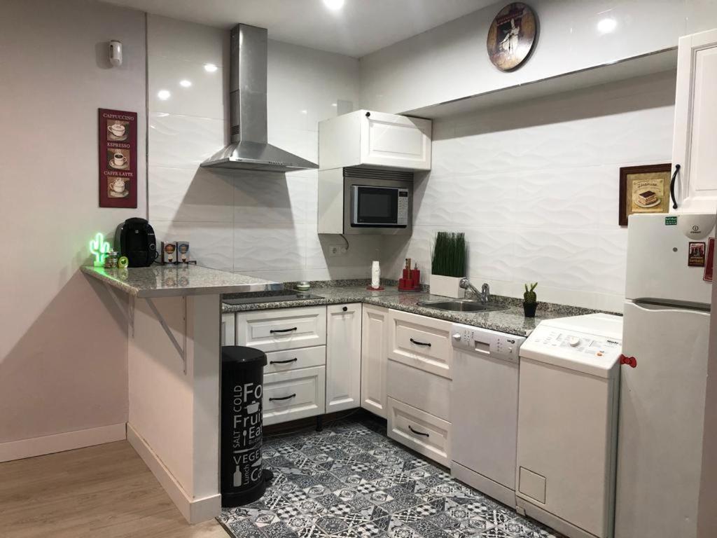 דירות Apartamento En Av Gabriel Miro - קלפה מראה חיצוני תמונה